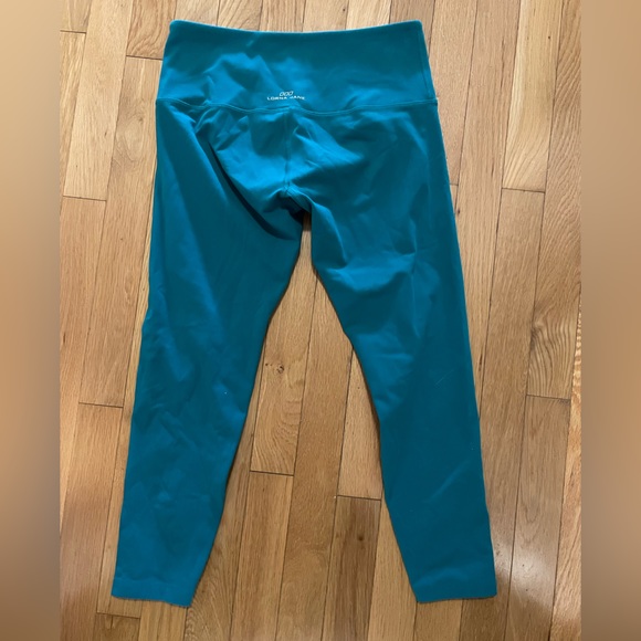 Lorna Jane Cropped Leggings - Picture 2 of 3